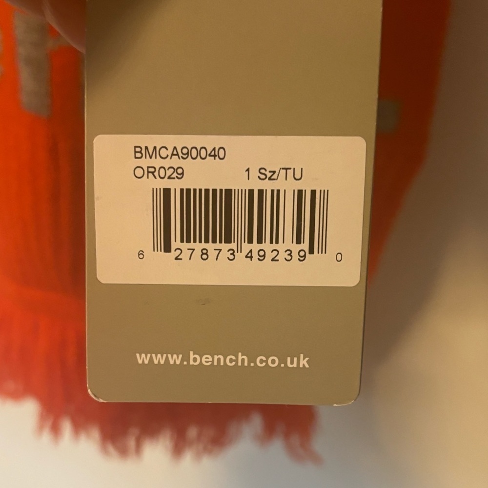 Bench- NET- super soft scarf - Picture 5 of 5